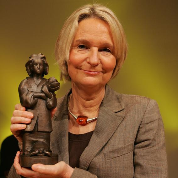 Kirsten Boie Wins IBBY-iRead Outstanding Reading Promoter Award